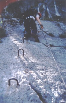 Colodri - steil auf Eisenstufen