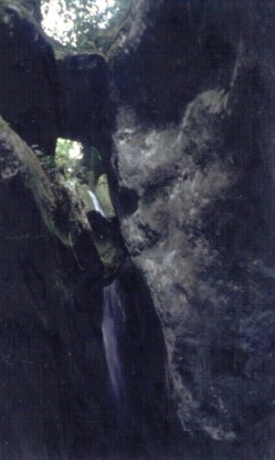 Rio Sallagoni: Blick in die Schlucht