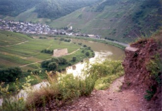 Calmont - Blick nach Bremm mit Kloster Stuben